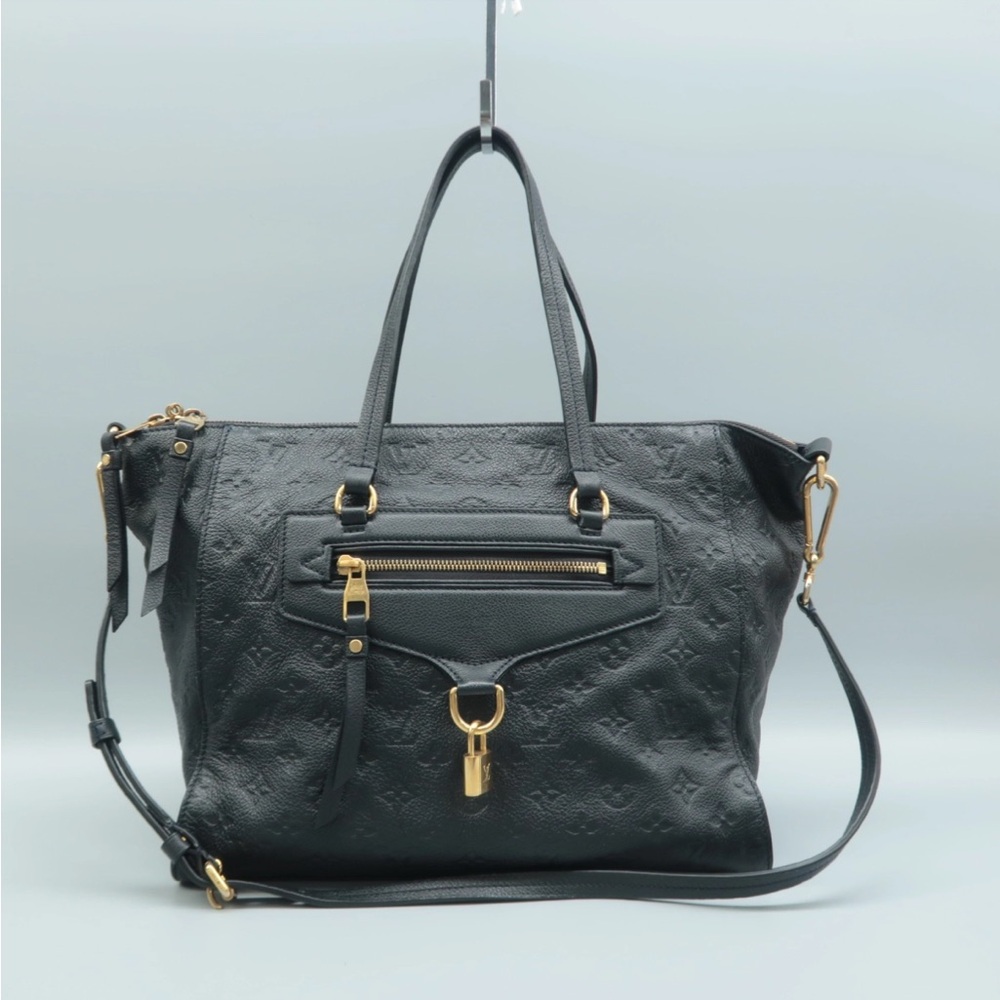 Beautiful Louis Vuitton navy blue shoulder bag